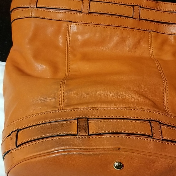 Michael Kors Bucket - Picture 9 of 16